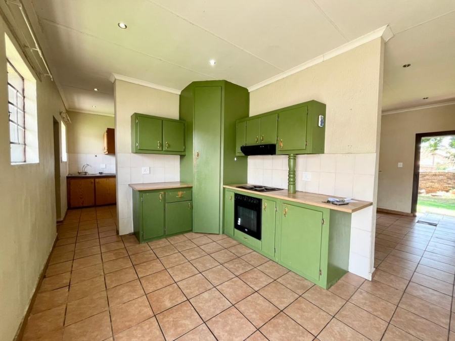 To Let 4 Bedroom Property for Rent in Waterval East North West